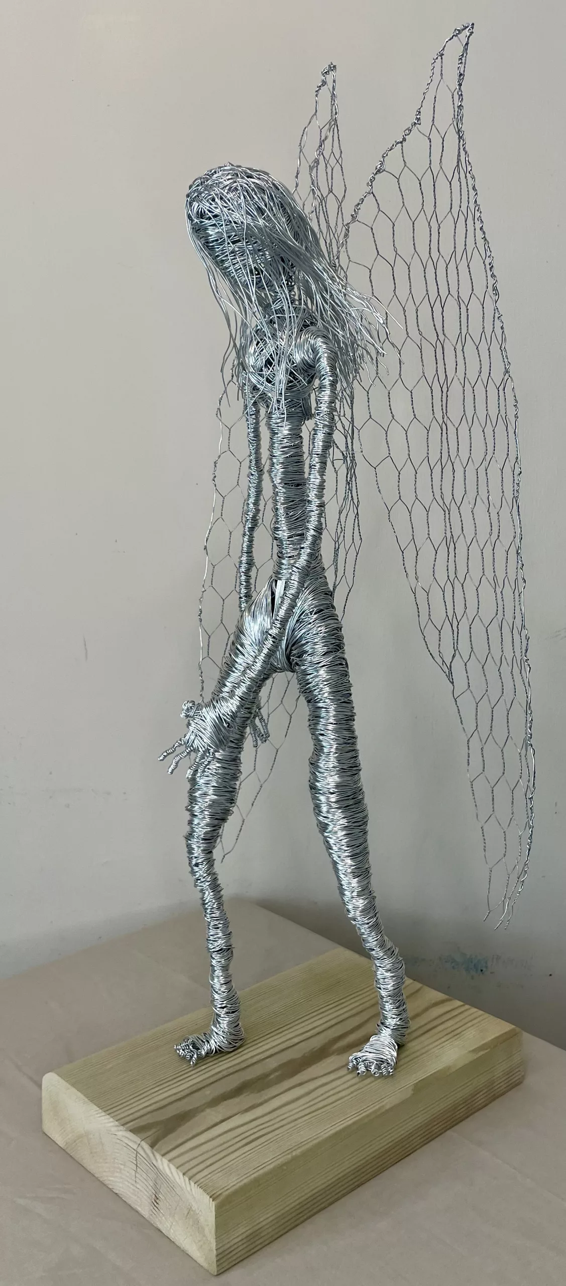 Angel - wire sculpture side view